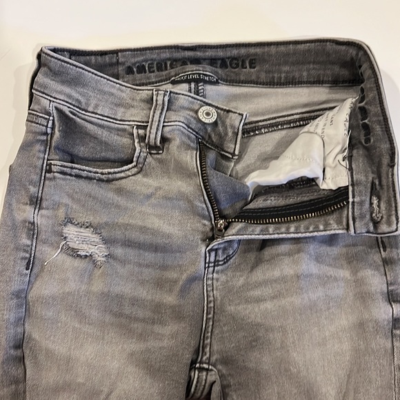 American Eagle High Waisted Distressed Jeans Size 000 - Picture 4 of 7